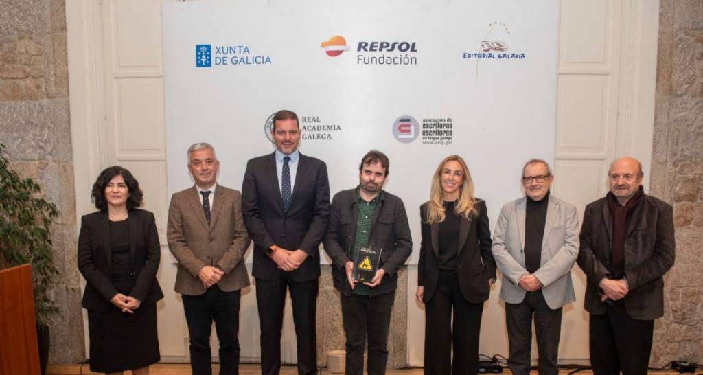 Alberto Ramos recibe el Premio de Narrativa Breve Repsol por su obra Pirotecnia